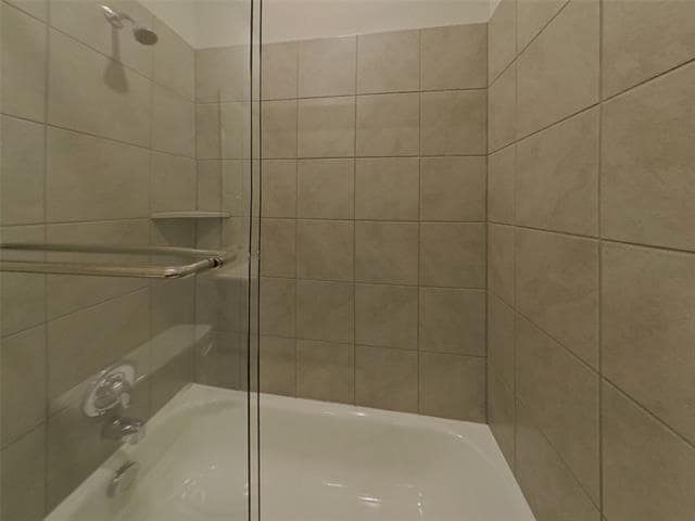 Building Photo - 2505 Finch Holw Dr