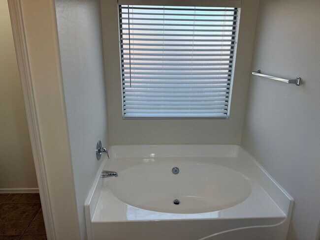 Building Photo - 3922 N Creosote Ct