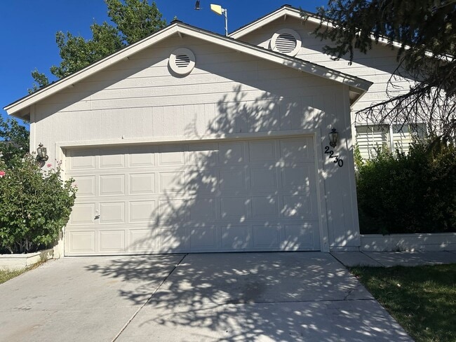 Building Photo - Adorable single story, 3 bedroom, 2 bath h...