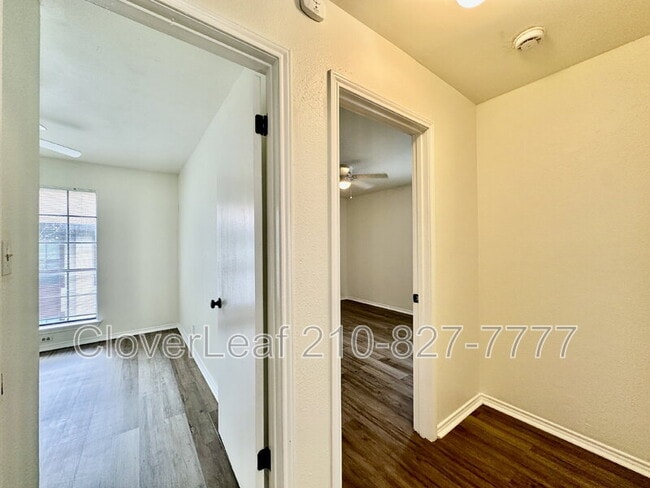 Building Photo - 10567 Starcrest Dr