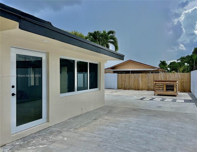 Building Photo - 20848 SW 118th Ave
