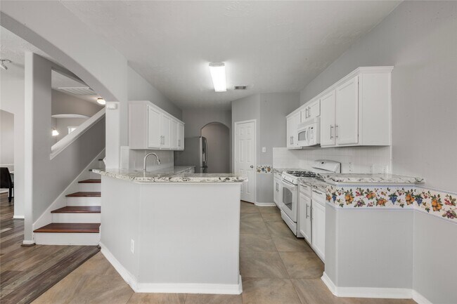 Building Photo - 6354 Wilshire Ridge