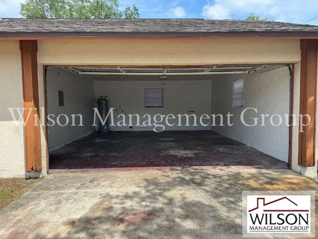 Building Photo - 701 Kings Cove Ct