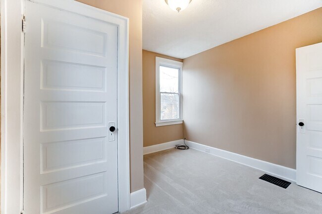Building Photo - Westwood - Charming 3+ bed 1 bath home freshly updated