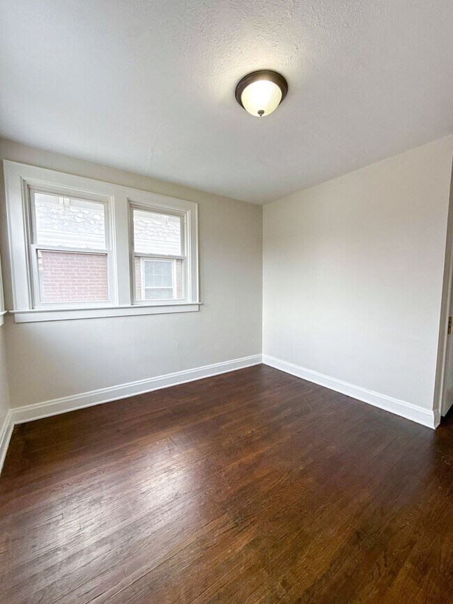 Building Photo - Charming 3BR Southern Orchards Home w/ Original Woodwork & Decorative Fireplace