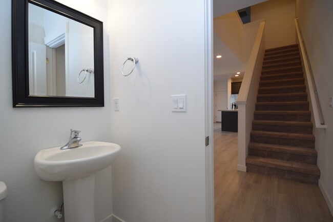 Building Photo - 1400 S 29th Blvd