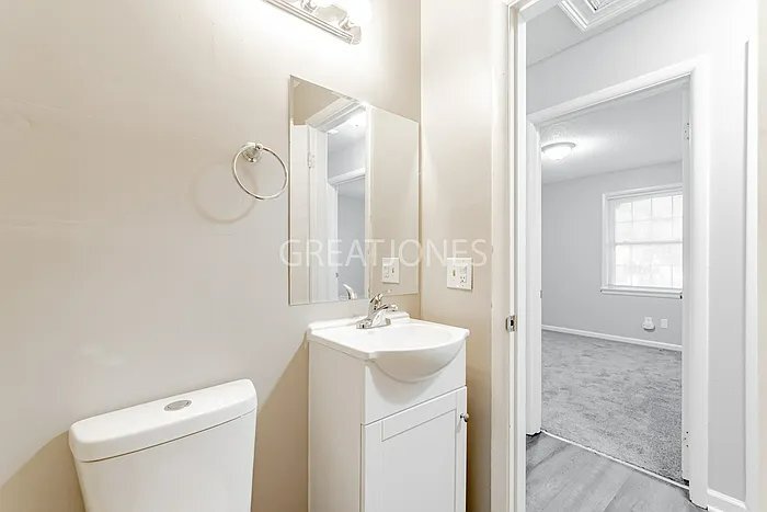 Building Photo - 4527 Robney Dr