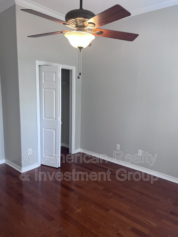 Building Photo - 105 Par Ct