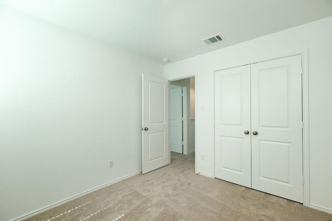 Building Photo - 101 Allegro Dr