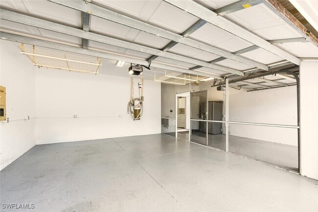 Building Photo - 366 Burnt Pine Dr