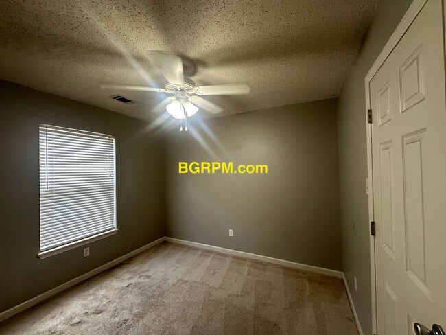Building Photo - 3 BD, 2 BA, home in Cabot