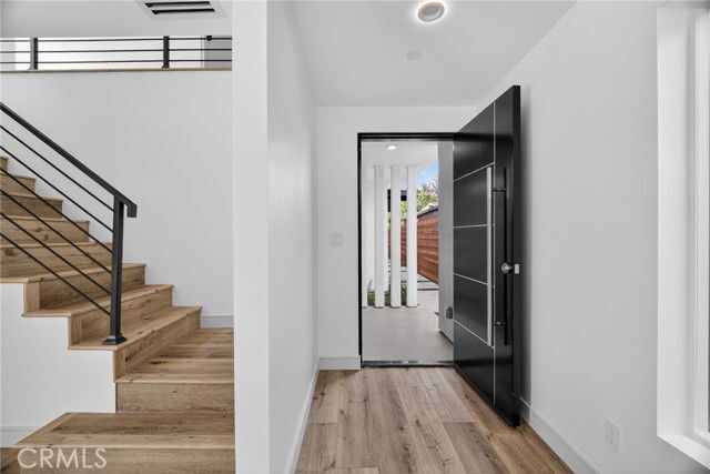 Building Photo - 7332 1/2 Owensmouth Avenue, Los Angeles, CA 91303 - 3 BR 3 BA house