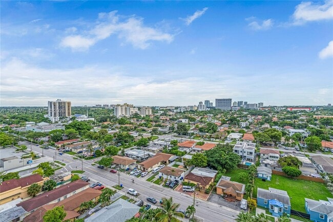 Building Photo - 3000 Coral Wy