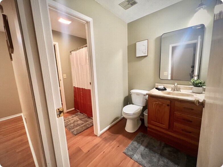 Building Photo - 4319 Frontenac Dr