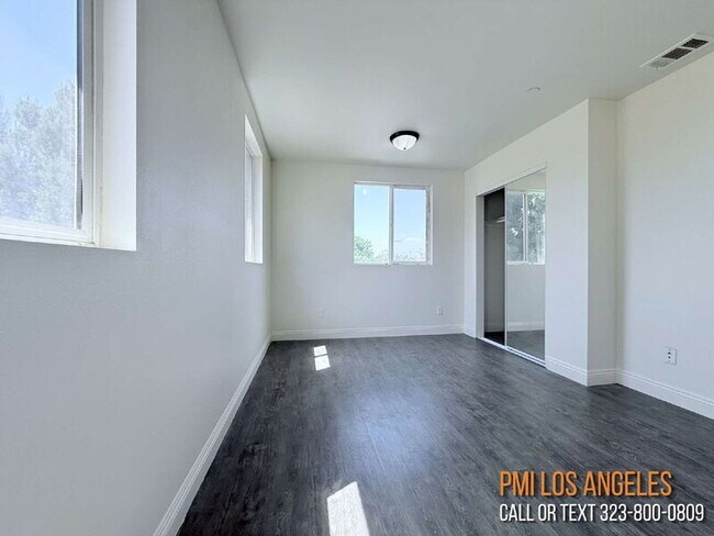 Building Photo - 1440 E 42nd St