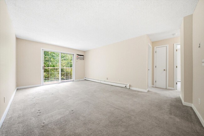 Building Photo - 379 Huse Rd