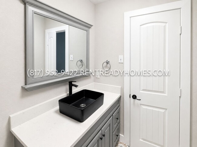Building Photo - 12372 High Meadow Dr