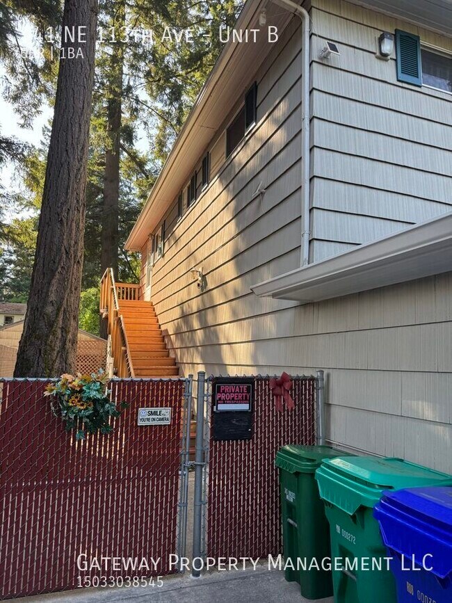 Building Photo - 941 NE 113th Ave