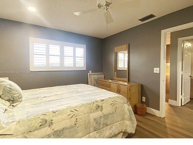 Building Photo - 437 Prestwick Ln