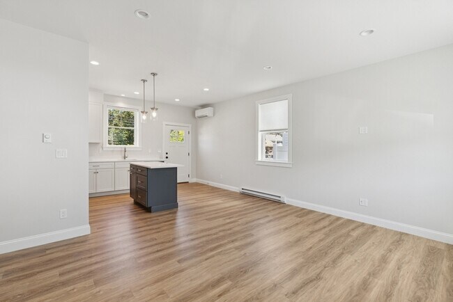 Building Photo - 1 Hoxton Ln