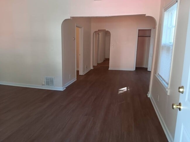 Building Photo - 3356N12thJ