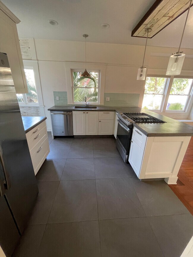 Building Photo - 1234 24th St