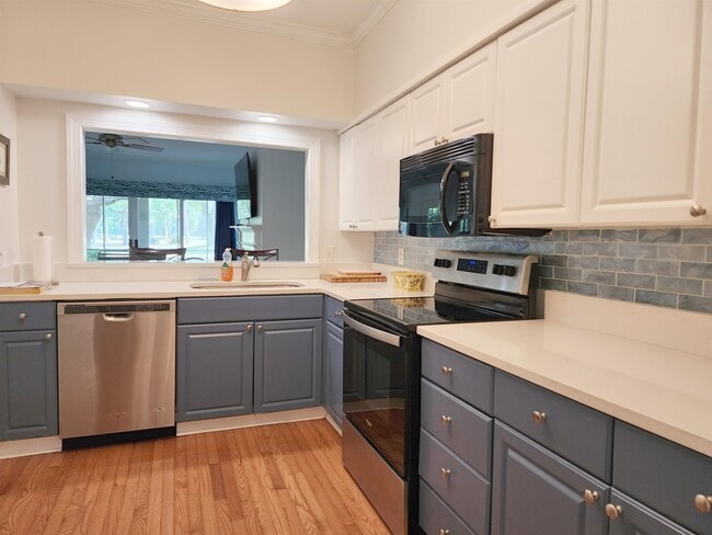 Building Photo - 207 Golden Bear Dr