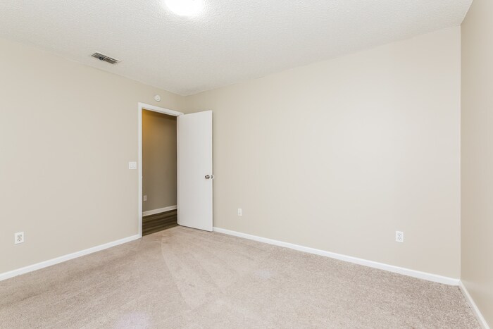 Building Photo - 12549 Lochloosa Ln