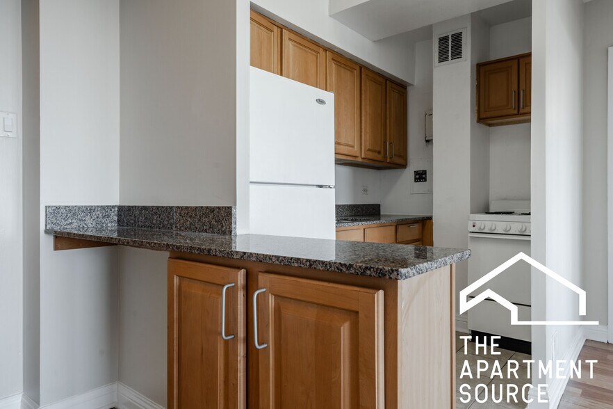 Building Photo - 4180 N Marine Dr