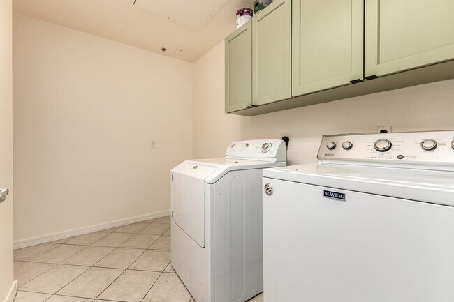 Building Photo - 2302 N Central Ave