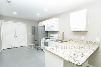 Building Photo - 3850 Youngstown Rd