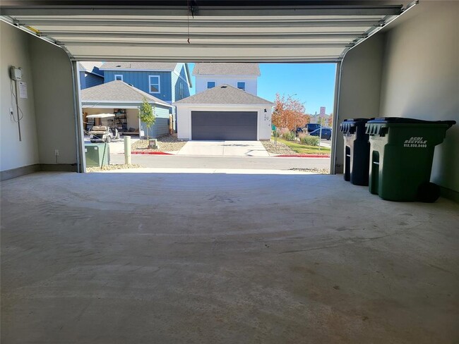 Building Photo - 345 Aqua Spgs Aly