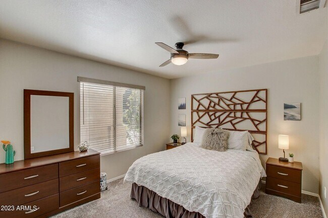 Building Photo - 5432 W Muriel Dr