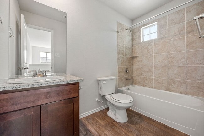 Building Photo - Spacious 4 Bed / 2.5 Bath Home – 2,243 Sq Ft + Resort-Style Amenities