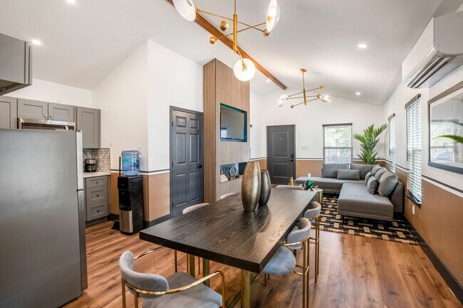 Building Photo - 5512 Texas St