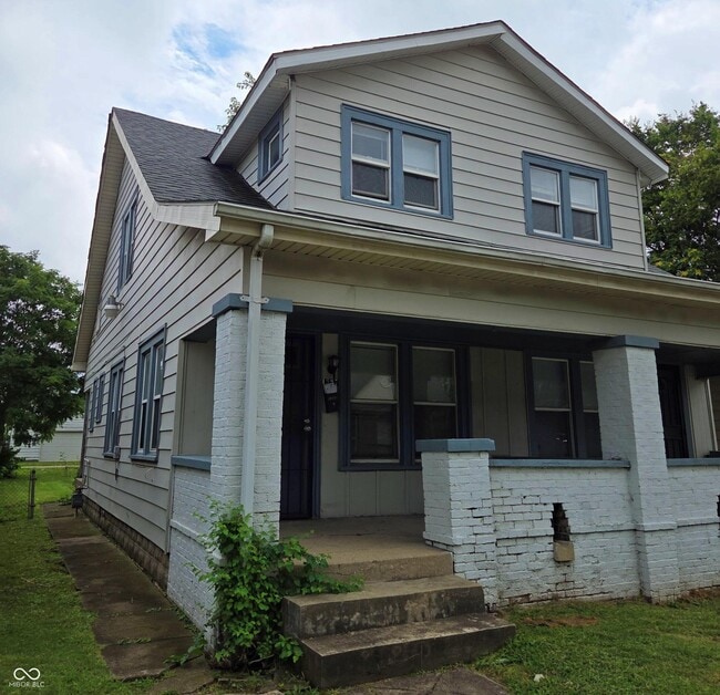 Building Photo - 1337 W Lee St