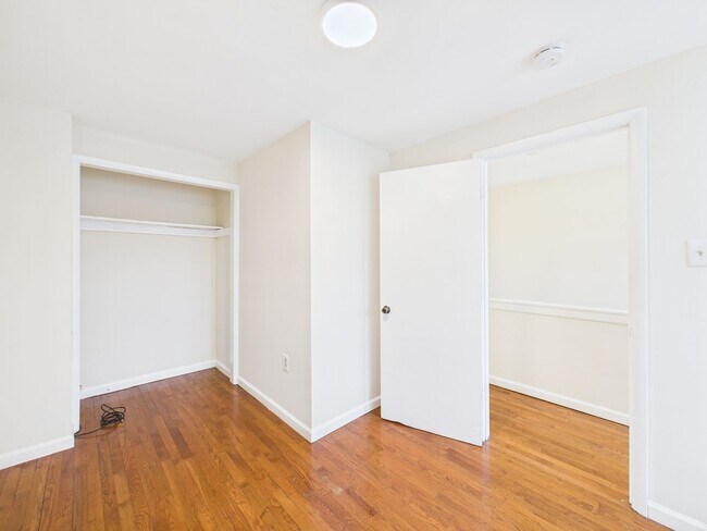 Building Photo - 1519 N Bouvier St