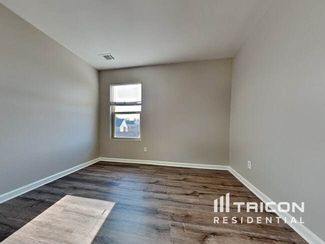 Building Photo - 3534 Mica Cir SE