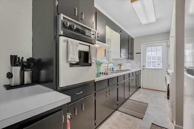 Building Photo - 4219 Neal Rd