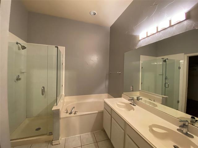 Building Photo - 4700 Glen Echo Dr