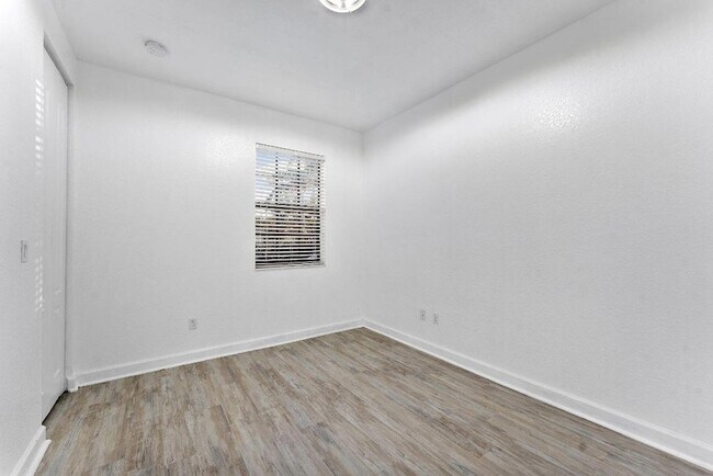 Building Photo - 3841 Aspen Leaf Dr