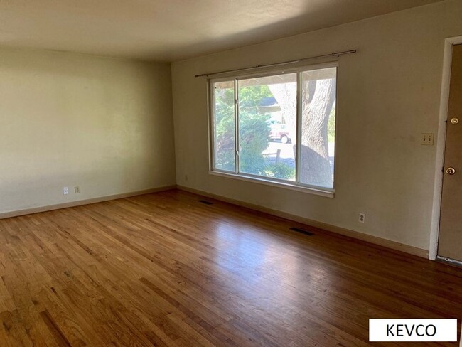 Building Photo - Spacious Home Near CSU!