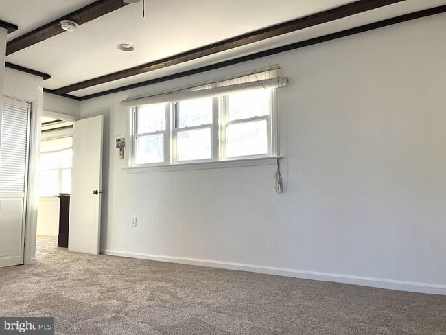 Building Photo - 131 N Main St