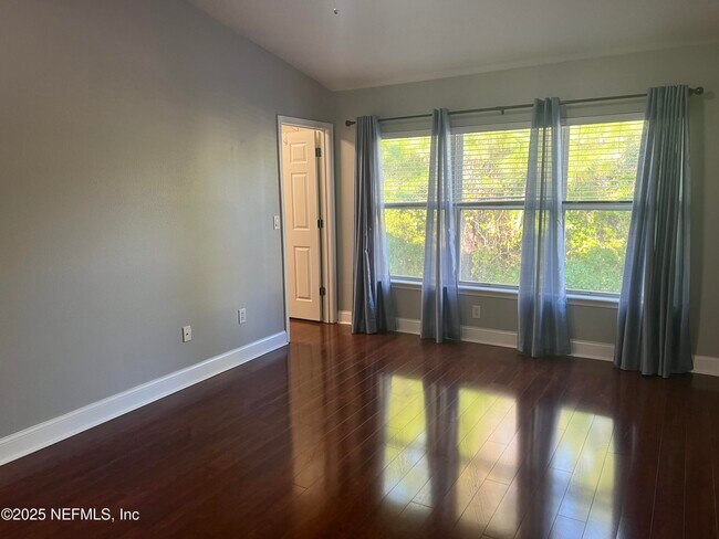 Building Photo - 4193 Highwood Dr