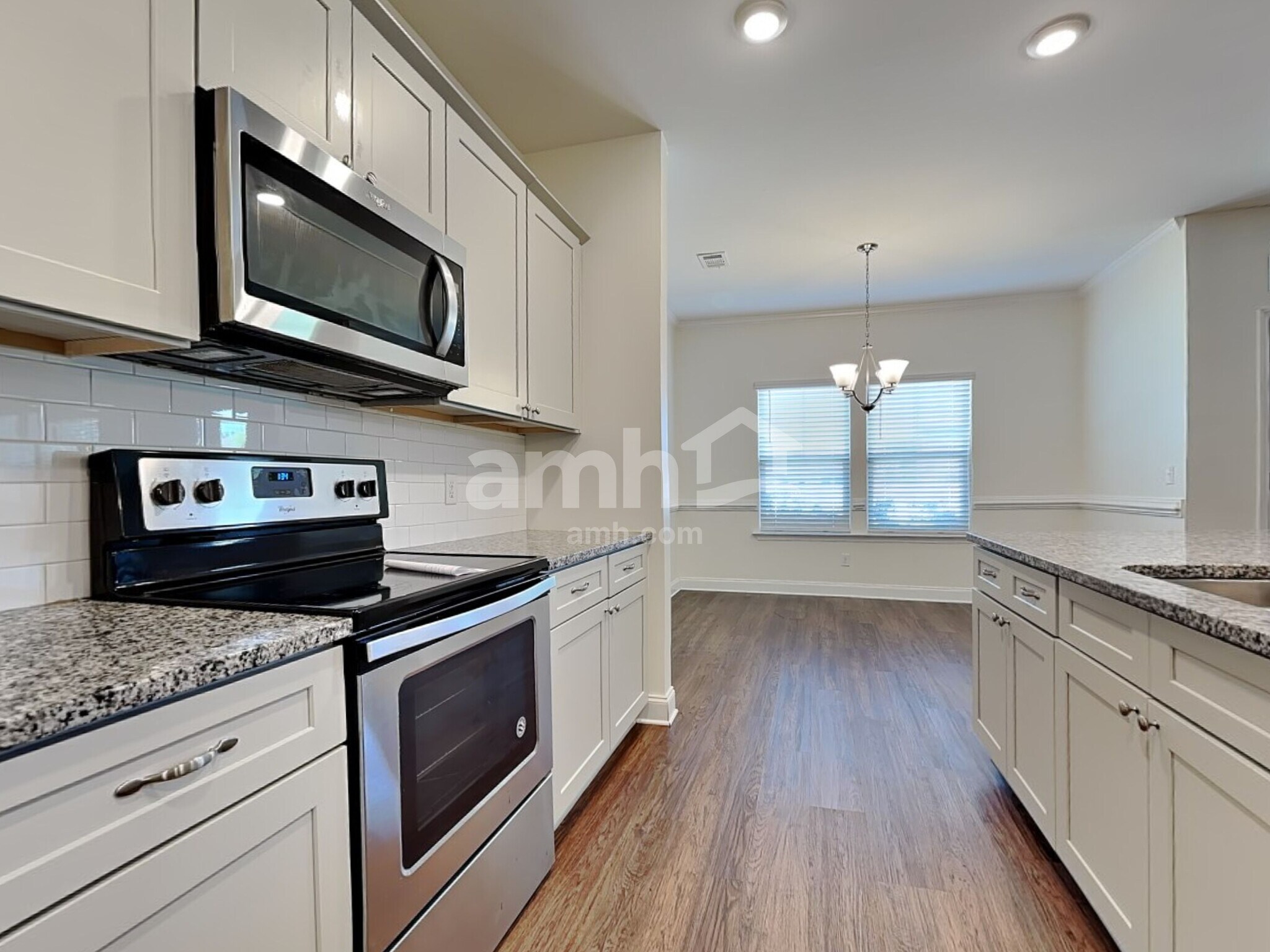 Building Photo - 243 Dogwood Cir