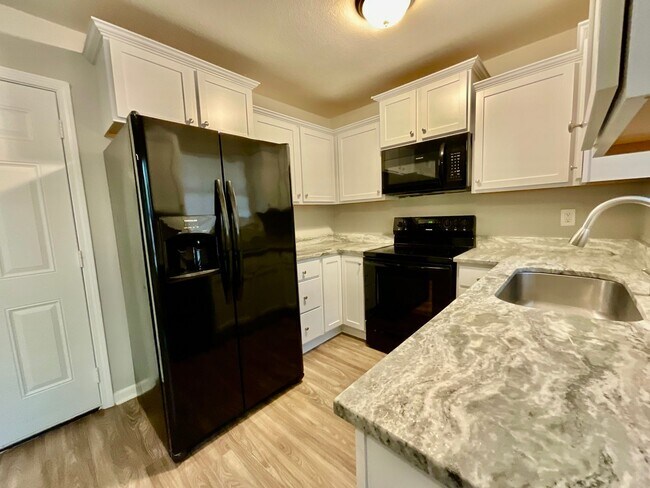 Building Photo - 14 Point West Cove