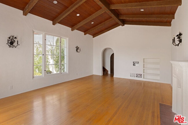Building Photo - 6856 Los Altos Pl