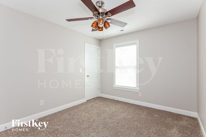 Building Photo - 15824 Robins Way