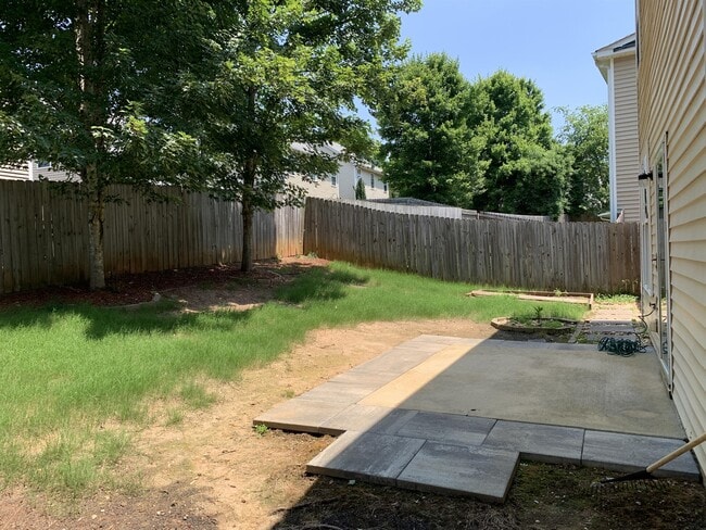 Building Photo - 306 Kaley Dr