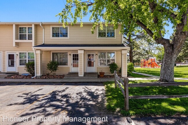 Building Photo - 2 br, 2.5 bath House - 8901 Field St. #76